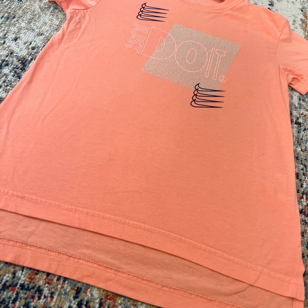 Nike Orange Short Sleeve Tee with Graphic Design - Picture 3 of 8